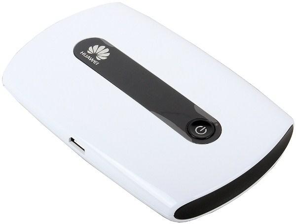 Маршрутизатор 3G WiFi Huawei E5221, 802.11n 150Мбит/с, 2.4ГГц, 1*USB2.0, 1*SIM, SD-micro, HSDPA/HSPA/HSUPA/UMTS, портативный, питание от батареи, белый-черный