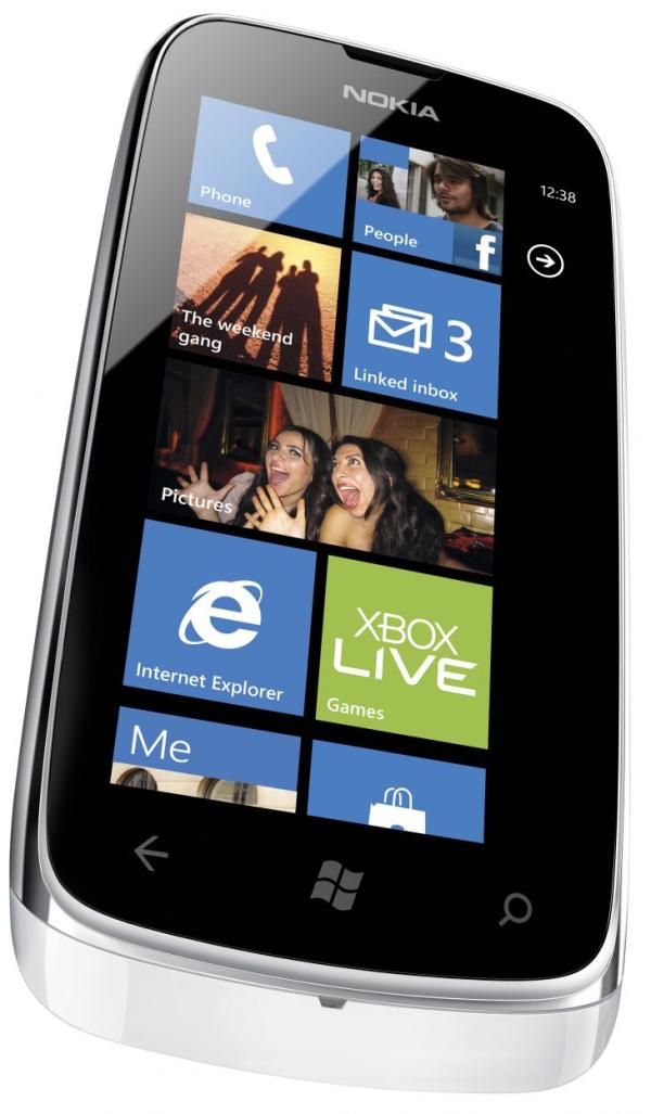 Смартфон Nokia Lumia 610, 1*800МГц, 8GB, 3.7" 800*480, GSM/3G, BT, WiFi, G-sensor, радио, камера 5Мпикс, Zoom 4x, Windows Phone OS 7.5, 62*119*12мм 132г, 740/12.5ч, белый