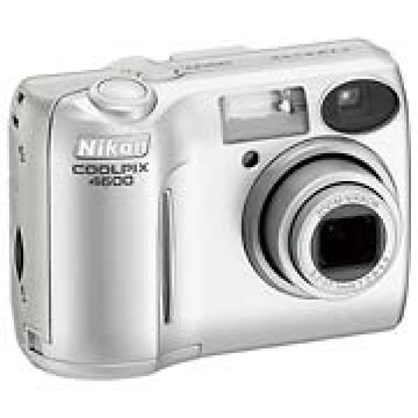 Фотоаппарат цифровой Nikon Coolpix 4600, 4Мпикс, Zoom 3x/4x, ЖКД 1.8", USB, ТВ выход, 14M, MMC/SD, аккумулятор, без звука