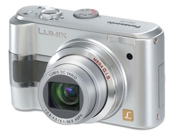 Фотоаппарат цифровой Panasonic Lumix LZ3 серебристый, 5Mpix, оптич. стаб., Zoom 6x/4x, TFT 2", USB, ТВ выход, 14M, слот SD/MMC, без звука