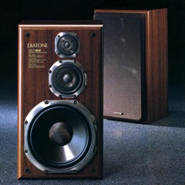 Колонки пассивные полочные Diatone DS-77HR, 50-230Вт EIAJ, 35-30000Гц, 91дБ, 6Ом, Динамики 31 10 2.5 см, ш380 г325 в680, 27кг, коричневые, 1987г Б/у