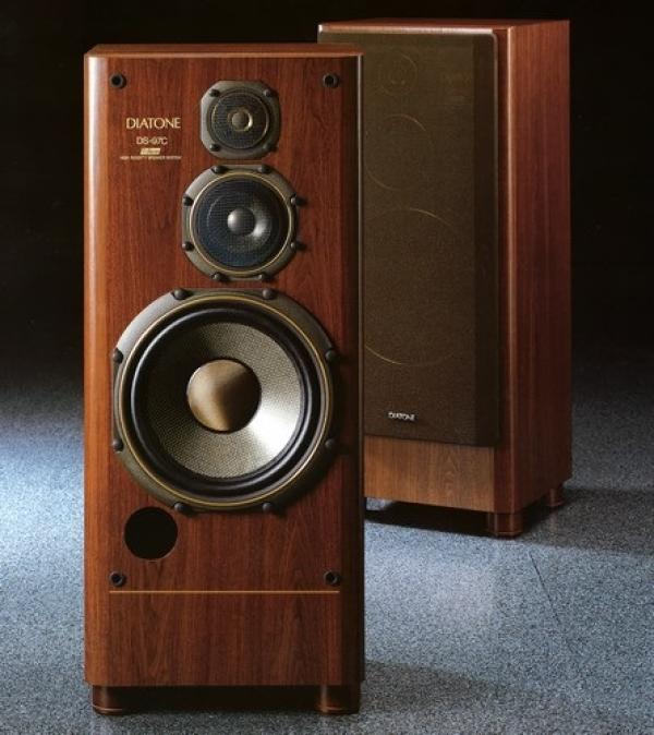 Колонки пассивные полочные Diatone DS-97C, 230Вт EIAJ, 28-35000Гц, 92дБ, 6Ом, Динамики 31 12 2.5 см, ш400 г361 в945, 41кг, коричневые, 1988г Б/у